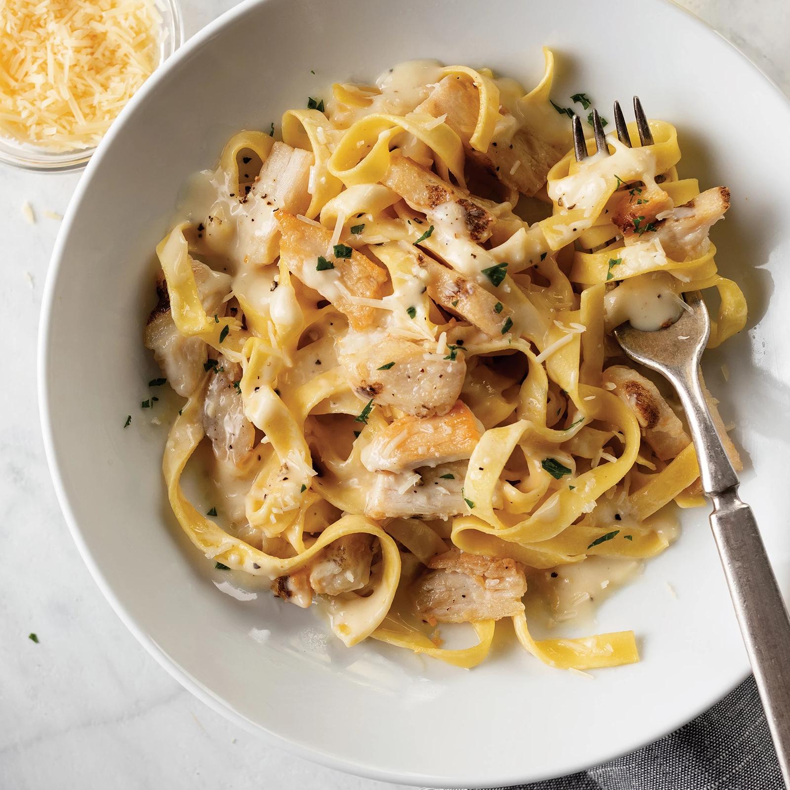 Omaha Steaks Skillet Meal: Chicken Fettuccine Alfredo 1 Piece 21 oz