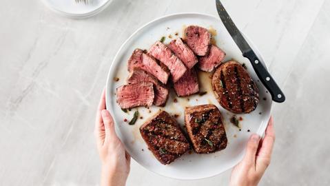 https://assets.omahasteaks.com/transform/664553a4-c885-4e88-bb37-10024abde3a7/dept_steaks_v2?io=transform:fill,width:479,height:270,gravity:right