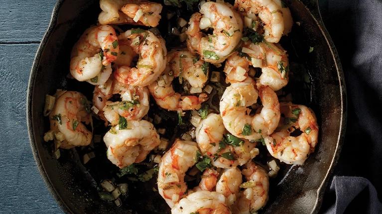 https://assets.omahasteaks.com/transform/6d8134a1-9ea1-488c-b36a-e59473090617/flex_howto_shrimp?io=transform:crop,width:1600,height:1600&io=transform:fill,width:394,height:216,gravity:center